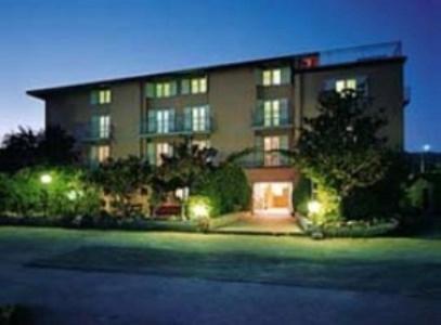 Hotel Darsena Пассіньяно-суль-Тразімено Екстер'єр фото